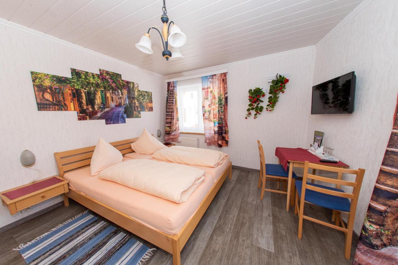 Gaestehaus-Pension Familie Dwars Spitz an der Donau المظهر الخارجي الصورة